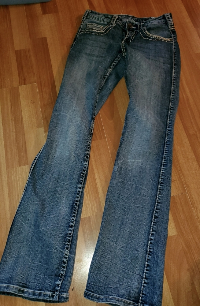 Like new womens Cowgirl Tuff jeans Timeless Style  26x35
